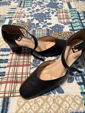 Naturalizer Black Mary Jane Pump with Ankle Strap- needs heel replacement
